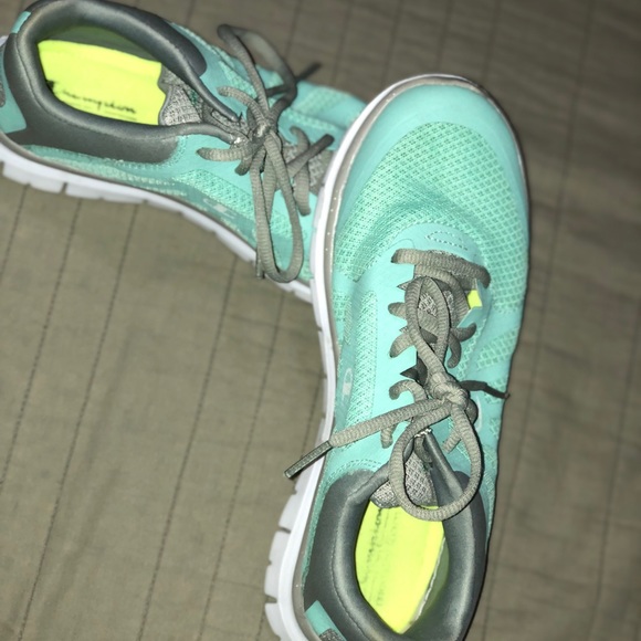 Champion running sneakers - Picture 2 of 4